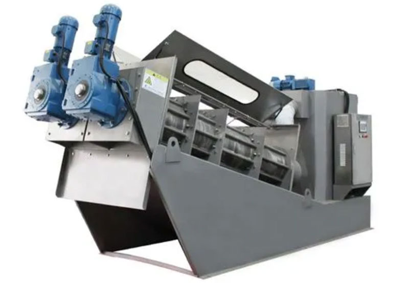 1.1叠螺式污泥脱水机.jpg